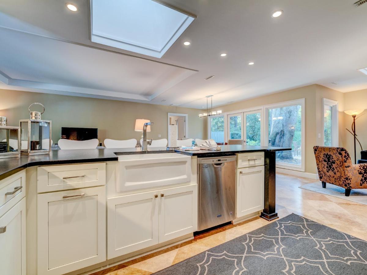 Jessamine 7, 3 Bedrooms, Walk To Beach, Sleeps 8 ヒルトンヘッドアイランド エクステリア 写真